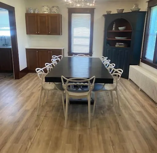 Fallsview Area! Only 10 Min Walk