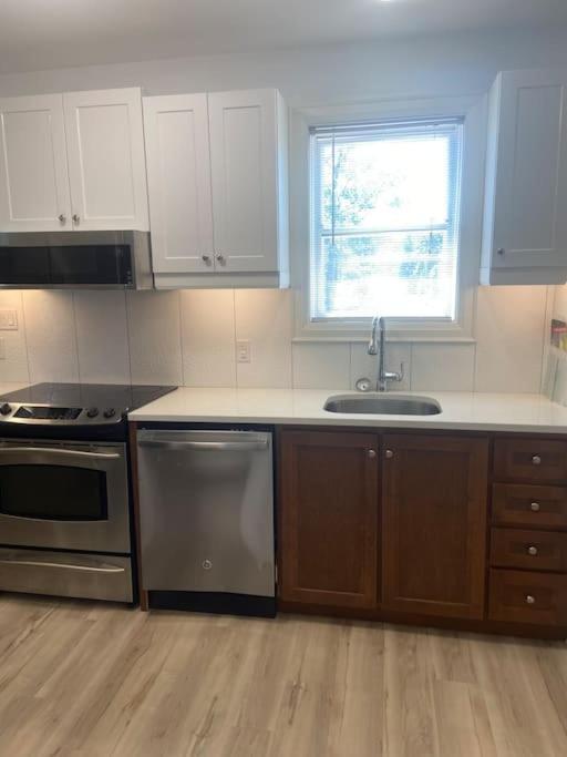Fallsview Area! Only 10 Min Walk