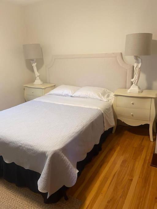 Holiday home Fallsview Area! Only 10 Min Walk Niagara Falls