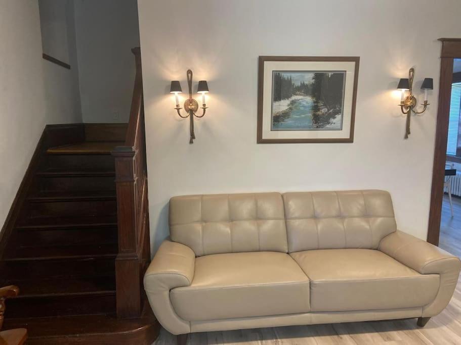 Fallsview Area! Only 10 Min Walk
