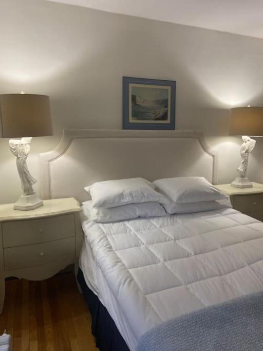 Fallsview Area! Only 10 Min Walk Niagara Falls